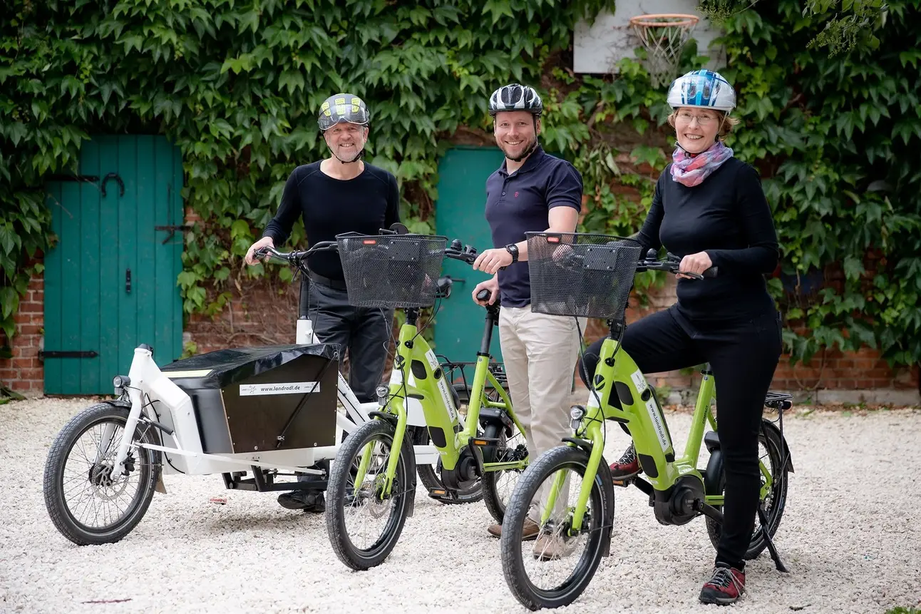 LANDRADL: Michael Fuder, Marco Dittmer, Sabine Neef